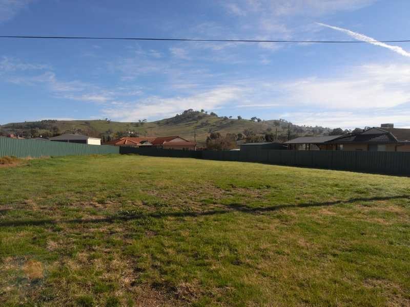 142 West Street, Gundagai NSW 2722