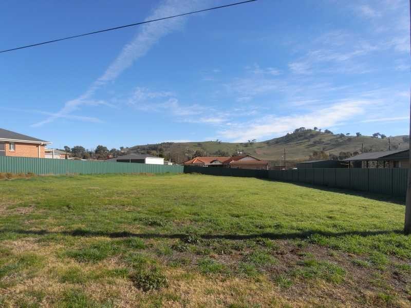 142 West Street, Gundagai NSW 2722
