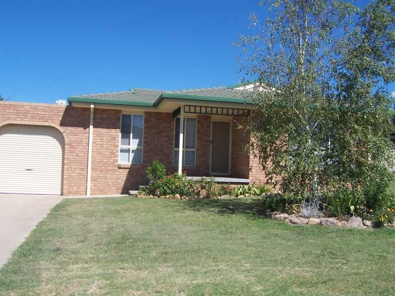 133 West Street, Gundagai NSW 2722