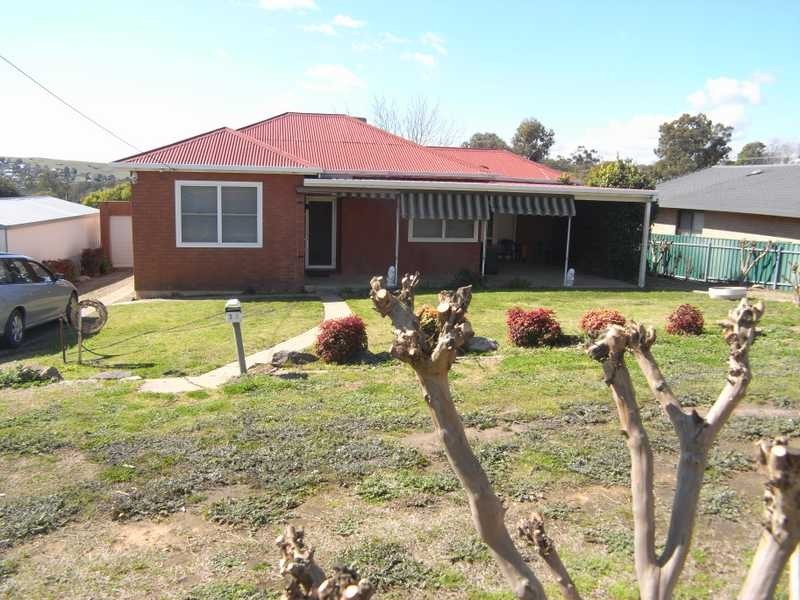 30 Ridge Street, Gundagai NSW 2722