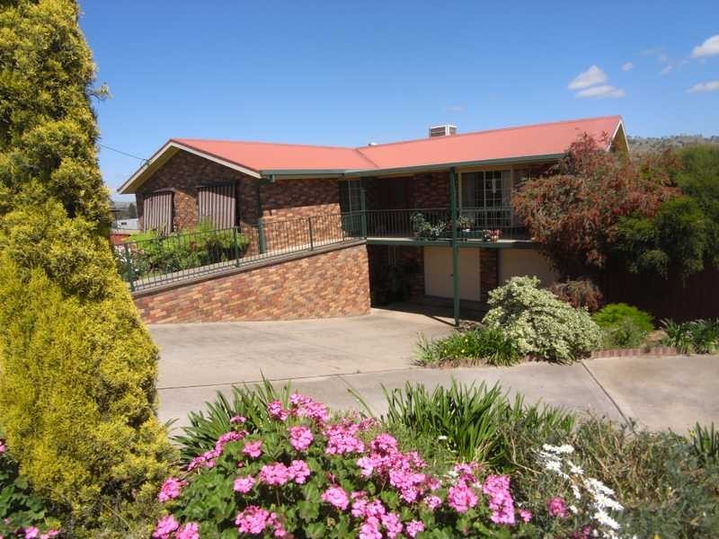33 Mount Street, Gundagai NSW 2722