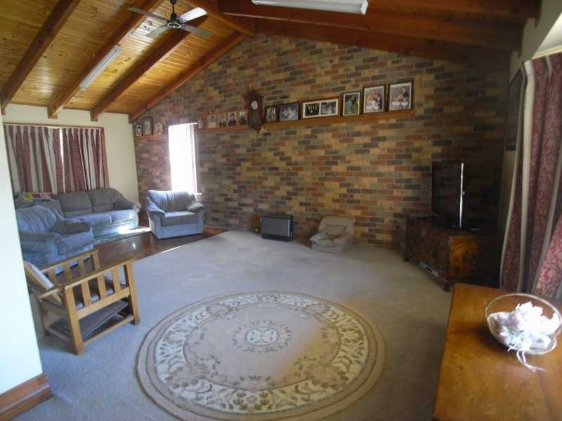 33 Mount Street, Gundagai NSW 2722