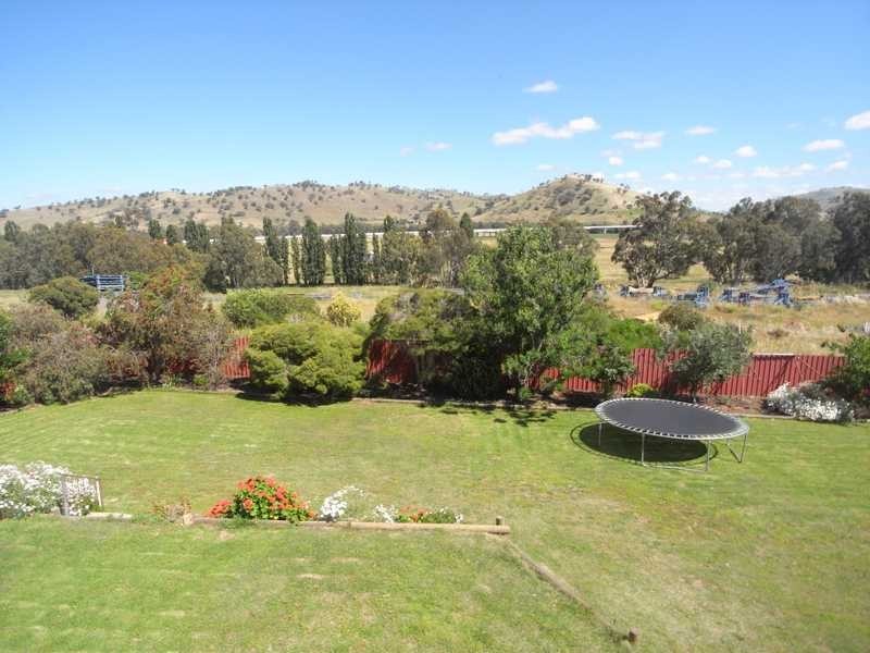 33 Mount Street, Gundagai NSW 2722