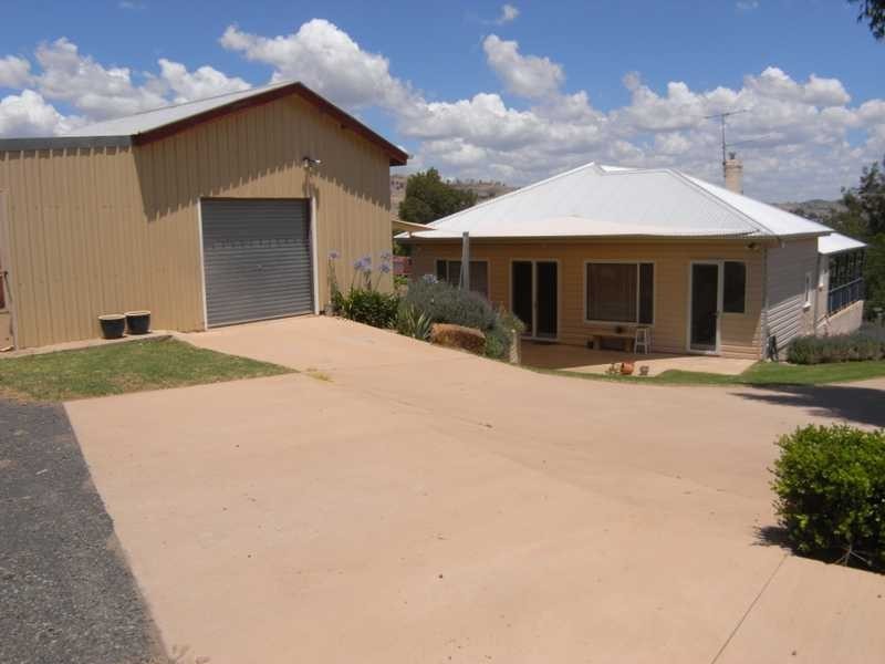 95 Punch Street, Gundagai NSW 2722