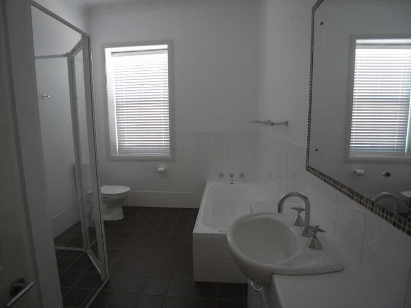 95 Punch Street, Gundagai NSW 2722