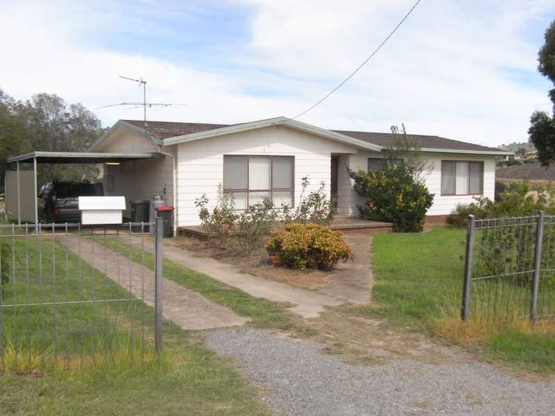 24 Tor Street, Gundagai NSW 2722