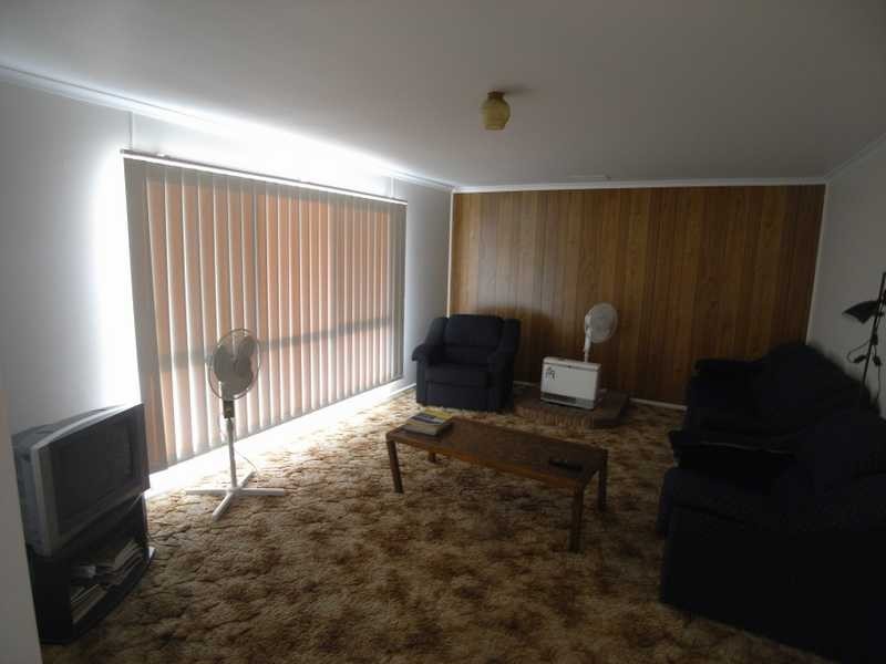 24 Tor Street, Gundagai NSW 2722