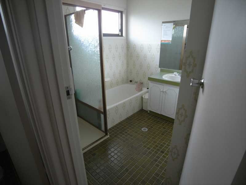 24 Tor Street, Gundagai NSW 2722