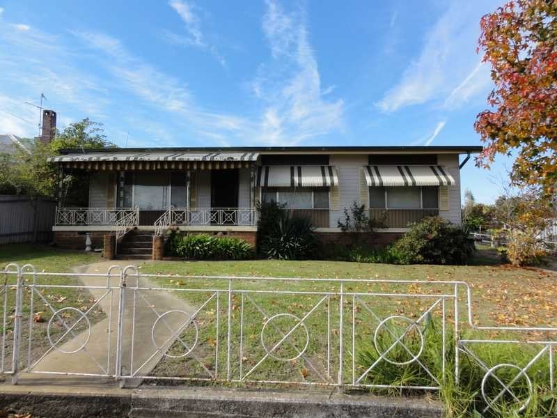 57 West Street, Gundagai NSW 2722