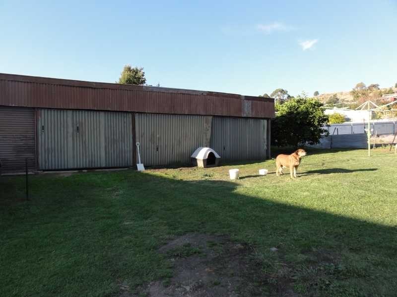57 West Street, Gundagai NSW 2722