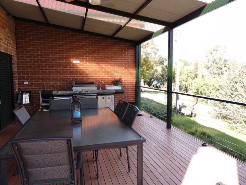 100 West Street, Gundagai NSW 2722