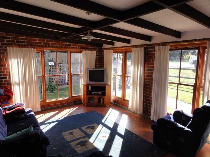 100 West Street, Gundagai NSW 2722