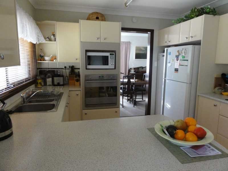 6 Francis Avenue, Gundagai NSW 2722