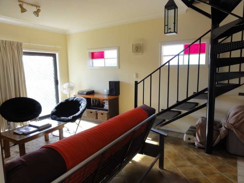 6 Francis Avenue, Gundagai NSW 2722