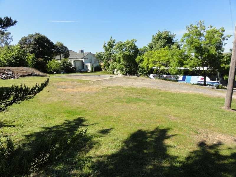 27 Tor Street, Gundagai NSW 2722