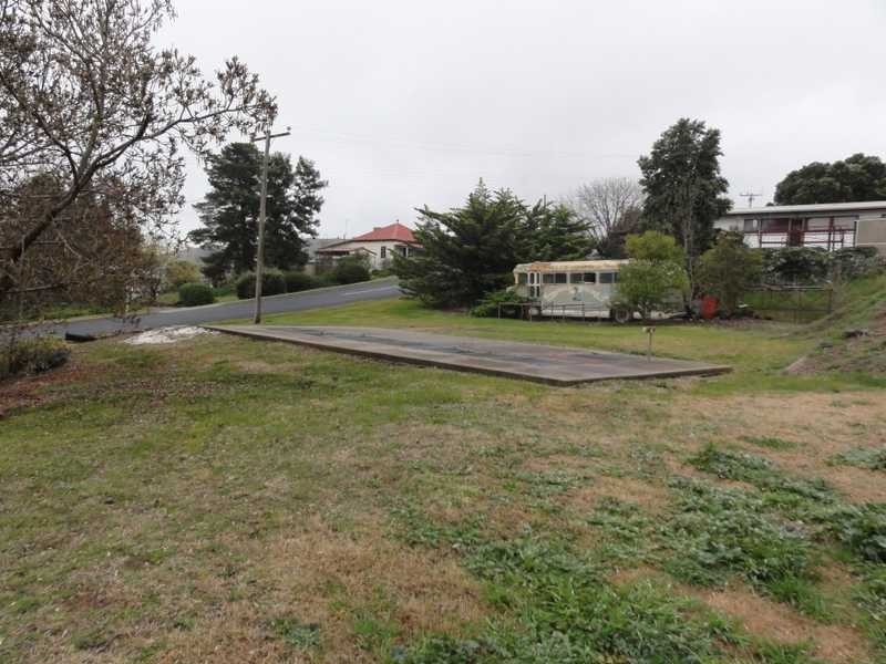 27 Tor Street, Gundagai NSW 2722