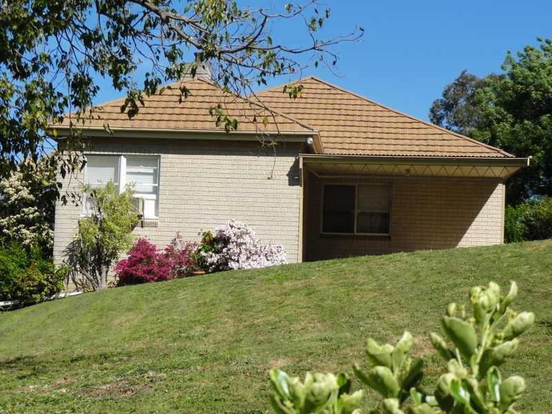 92 West Street, Gundagai NSW 2722