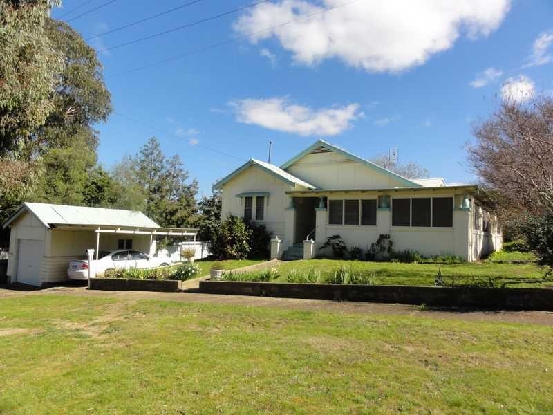 14 Virgil Street, Gundagai NSW 2722