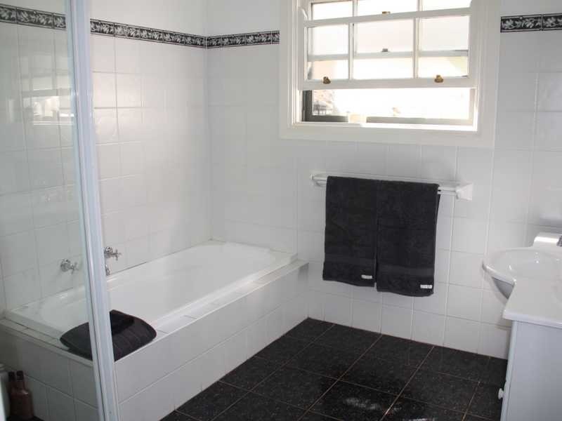 12 Virgil Street, Gundagai NSW 2722