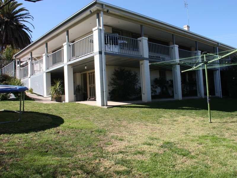 12 Virgil Street, Gundagai NSW 2722