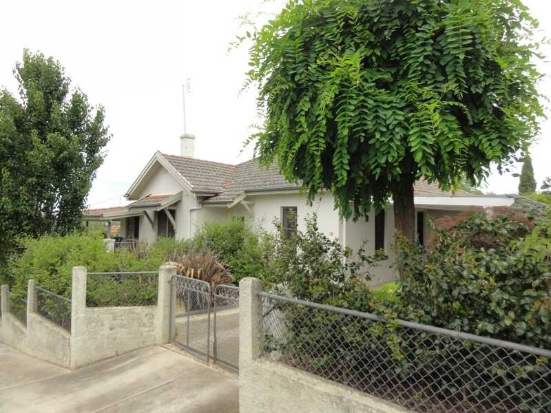 12 Virgil Street, Gundagai NSW 2722