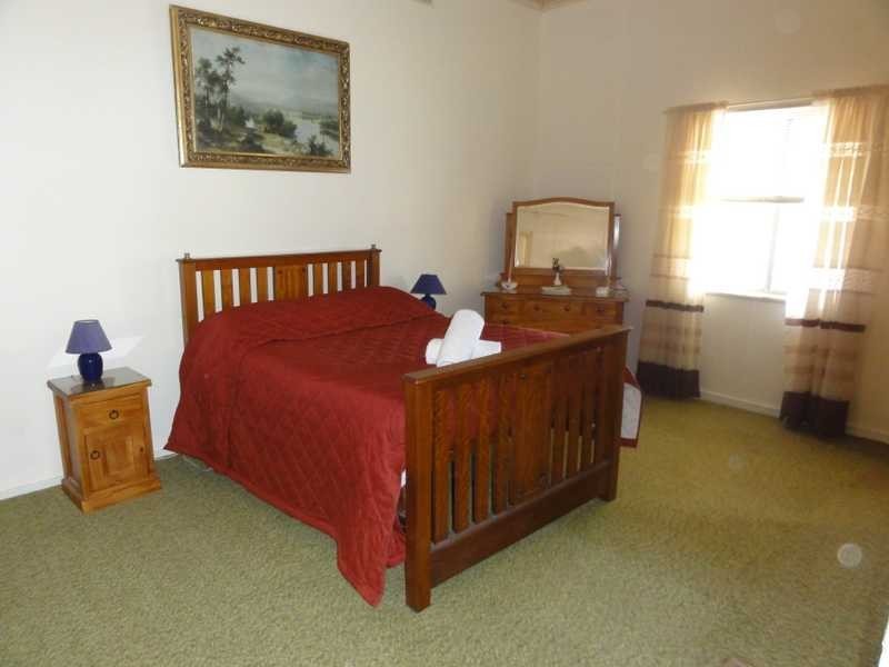 12 Kitchener Street, Gundagai NSW 2722