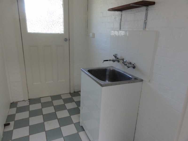 12 Kitchener Street, Gundagai NSW 2722