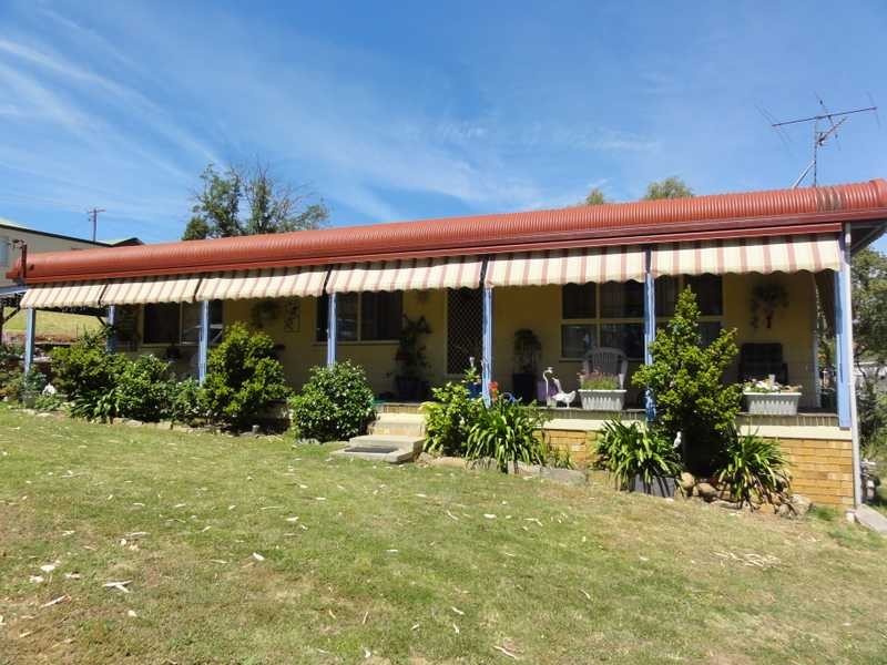 37 Tom Street, Gundagai NSW 2722