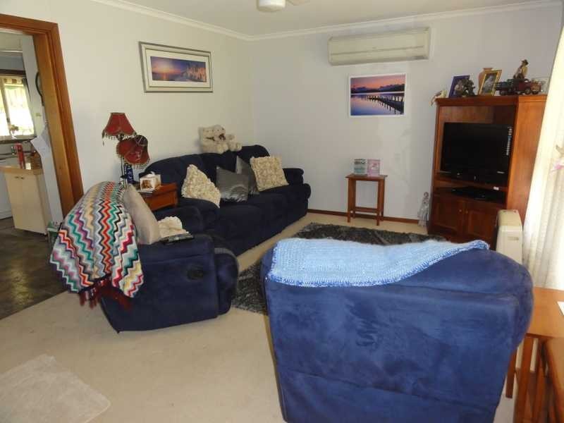 37 Tom Street, Gundagai NSW 2722