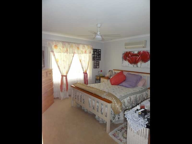 37 Tom Street, Gundagai NSW 2722