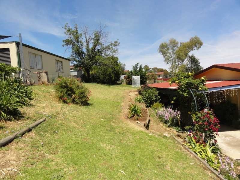 37 Tom Street, Gundagai NSW 2722