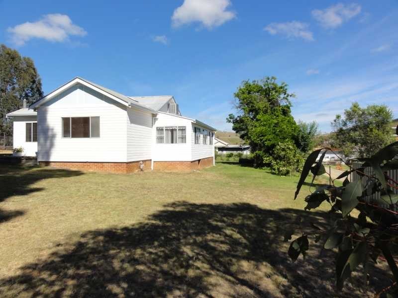 114 West Street, Gundagai NSW 2722