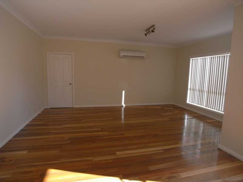 Unit 8/127 Hanley Street, Gundagai NSW 2722