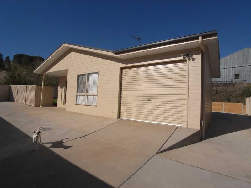 Unit 8/127 Hanley Street, Gundagai NSW 2722