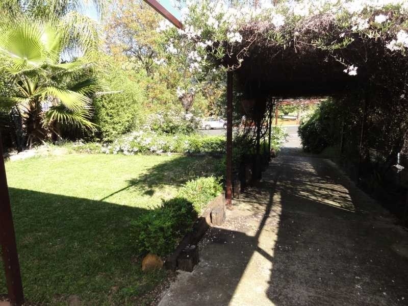 10 Kitchener Street, Gundagai NSW 2722