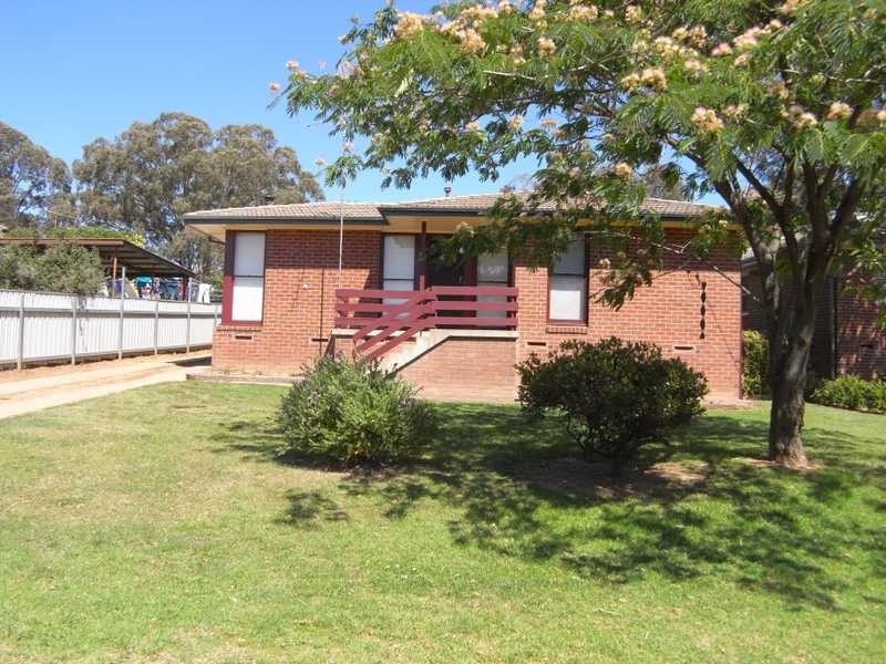 62 Tor Street, Gundagai NSW 2722