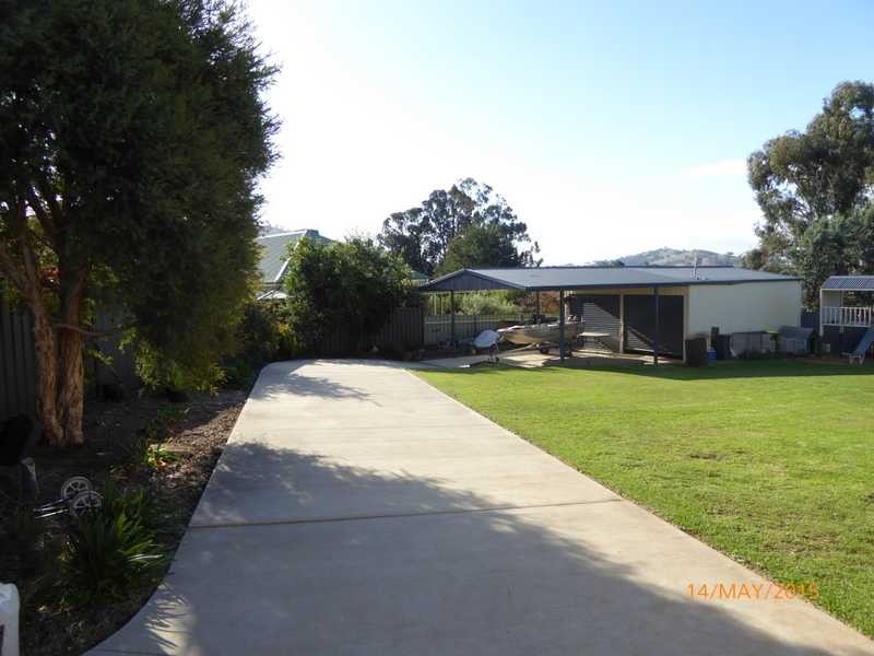 16 Lawson Drive, Gundagai NSW 2722