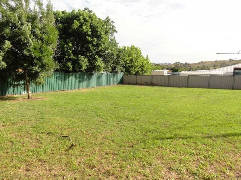 132 West Street, Gundagai NSW 2722