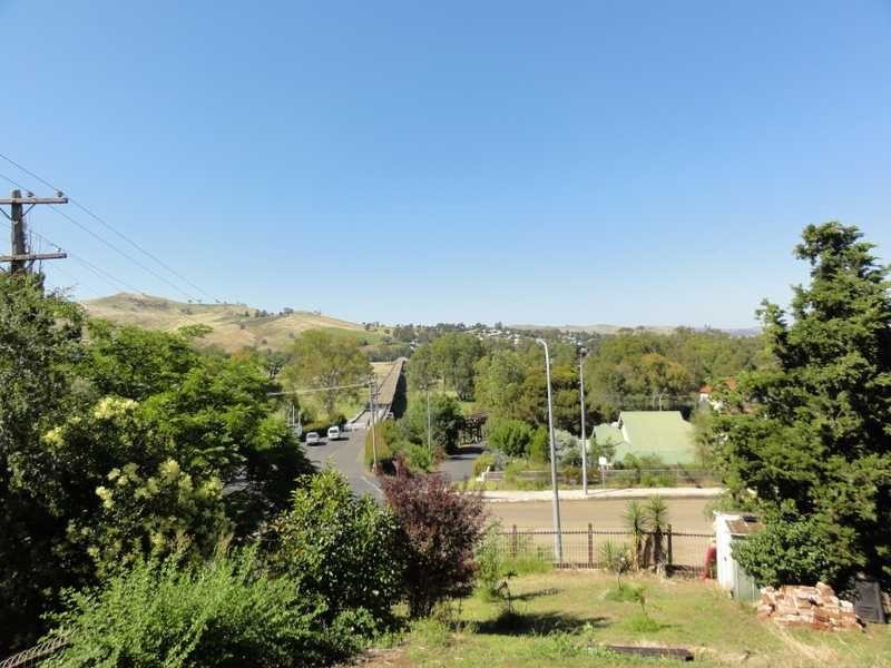 6 Virgil Street, Gundagai NSW 2722