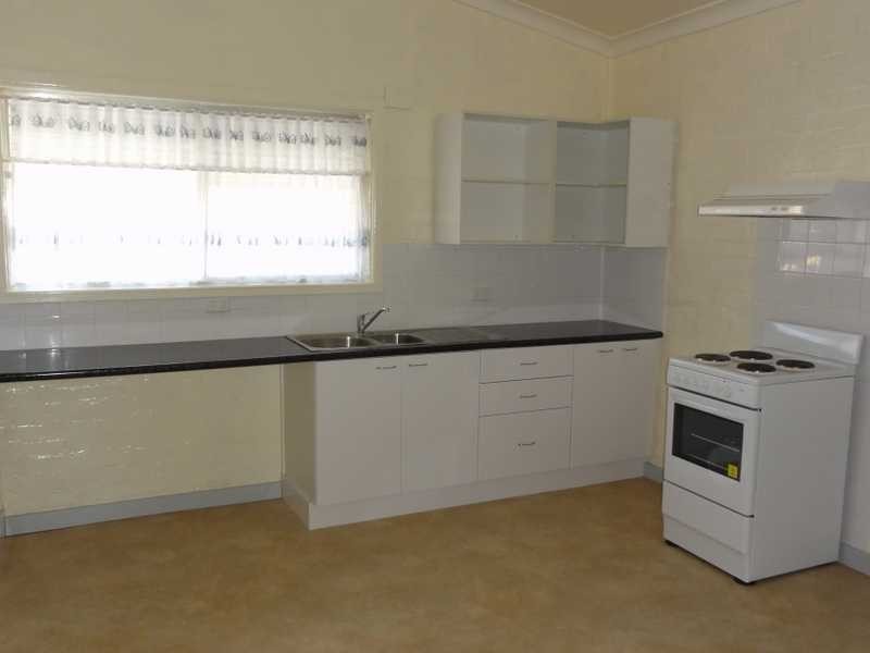 6-8 Kitchener Street, Gundagai NSW 2722