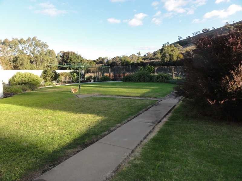 164 Punch Street, Gundagai NSW 2722