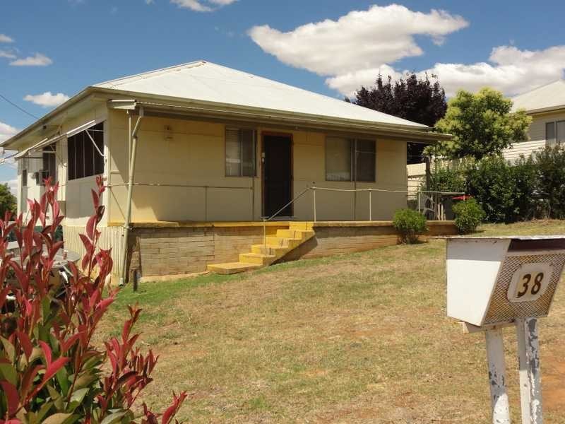 38 Luke Street, Gundagai NSW 2722