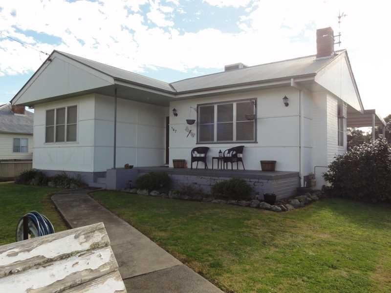 147 Punch Street, Gundagai NSW 2722