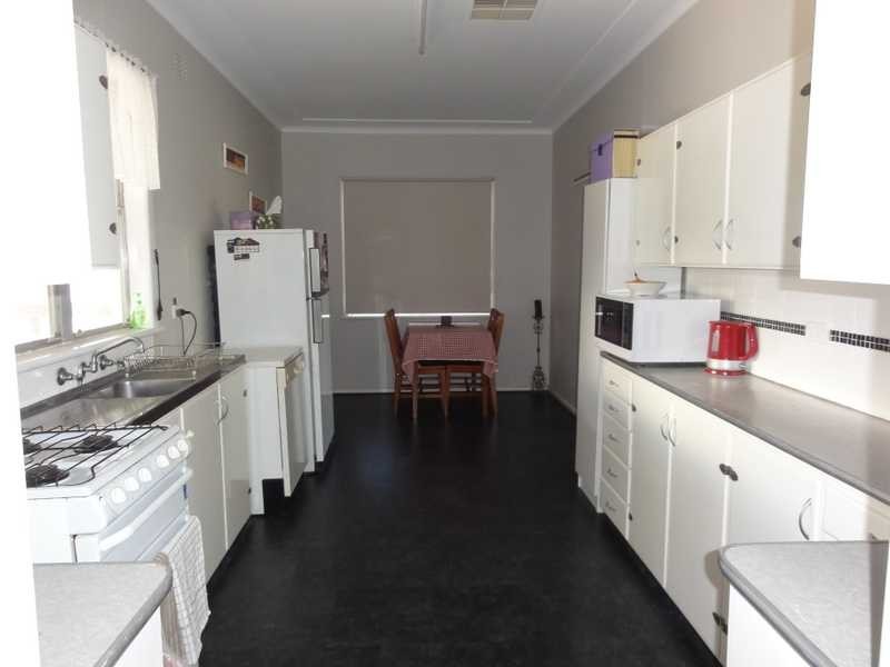 147 Punch Street, Gundagai NSW 2722