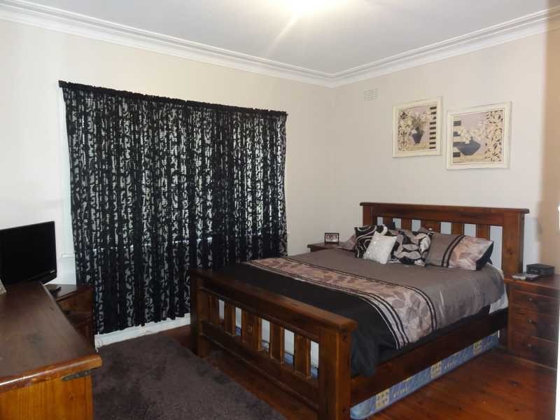 147 Punch Street, Gundagai NSW 2722