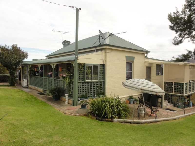69 Mount Street, Gundagai NSW 2722