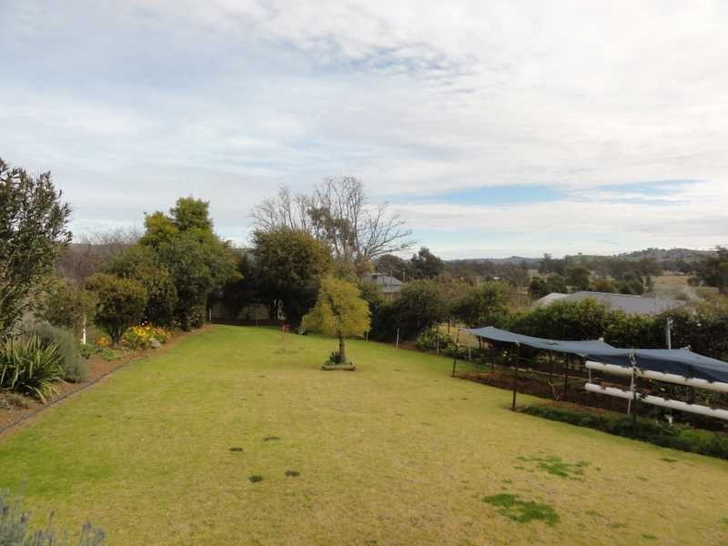 69 Mount Street, Gundagai NSW 2722