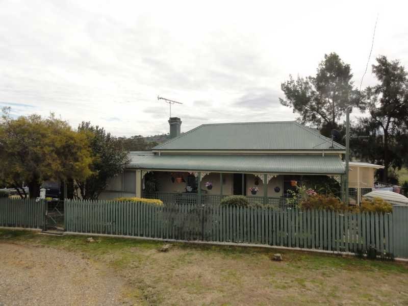 69 Mount Street, Gundagai NSW 2722