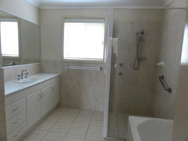 Unit 2/20 West Street, Gundagai NSW 2722