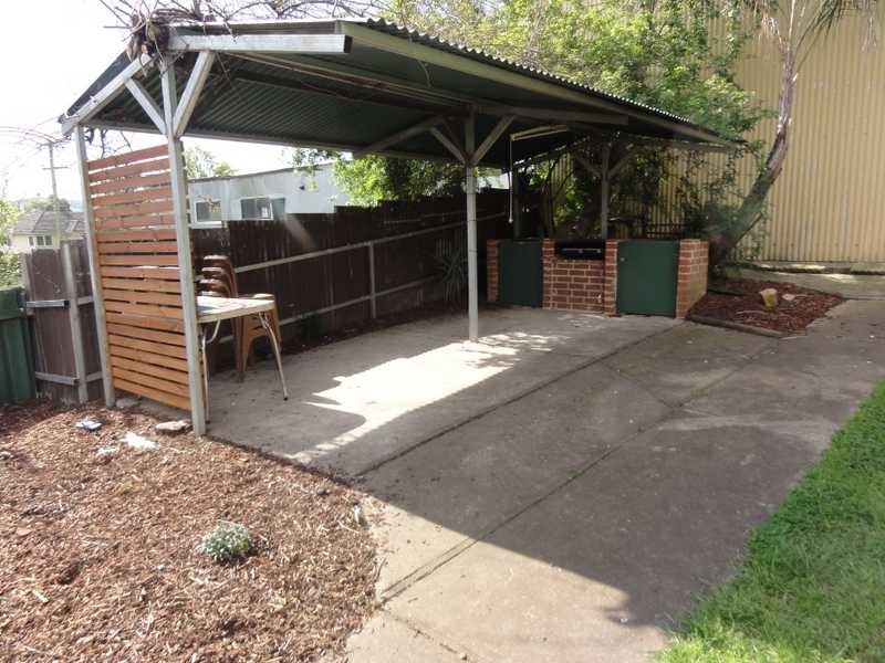 143 Hanley Street, Gundagai NSW 2722